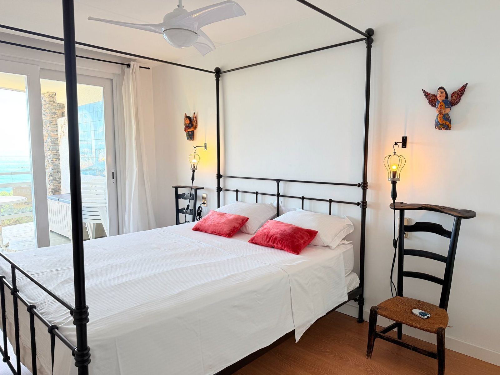 Chambre vue mer appartement Canyelles Petites Roses